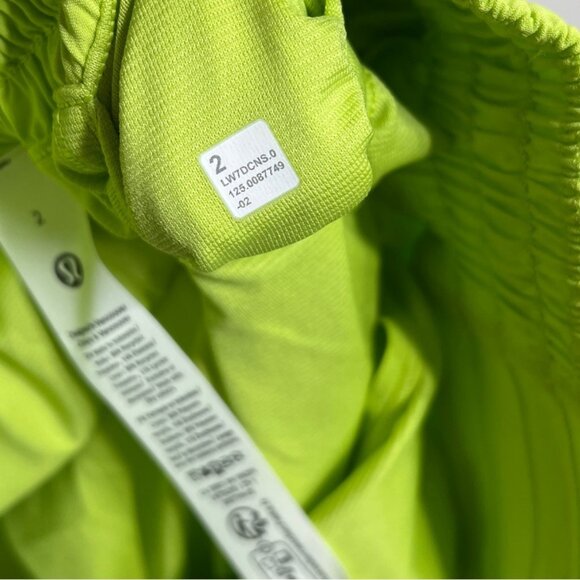 Lululemon NWT Hotty Hot High-Rise Lined Short 4" Sour Grape - Picture 7 of 8